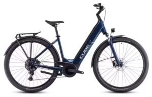 VTC Électrique Cube Touring Hybrid One 500 Easy Entry Shimano Cues 9V 500 Wh 700 mm Bleu Deep Sea 2025